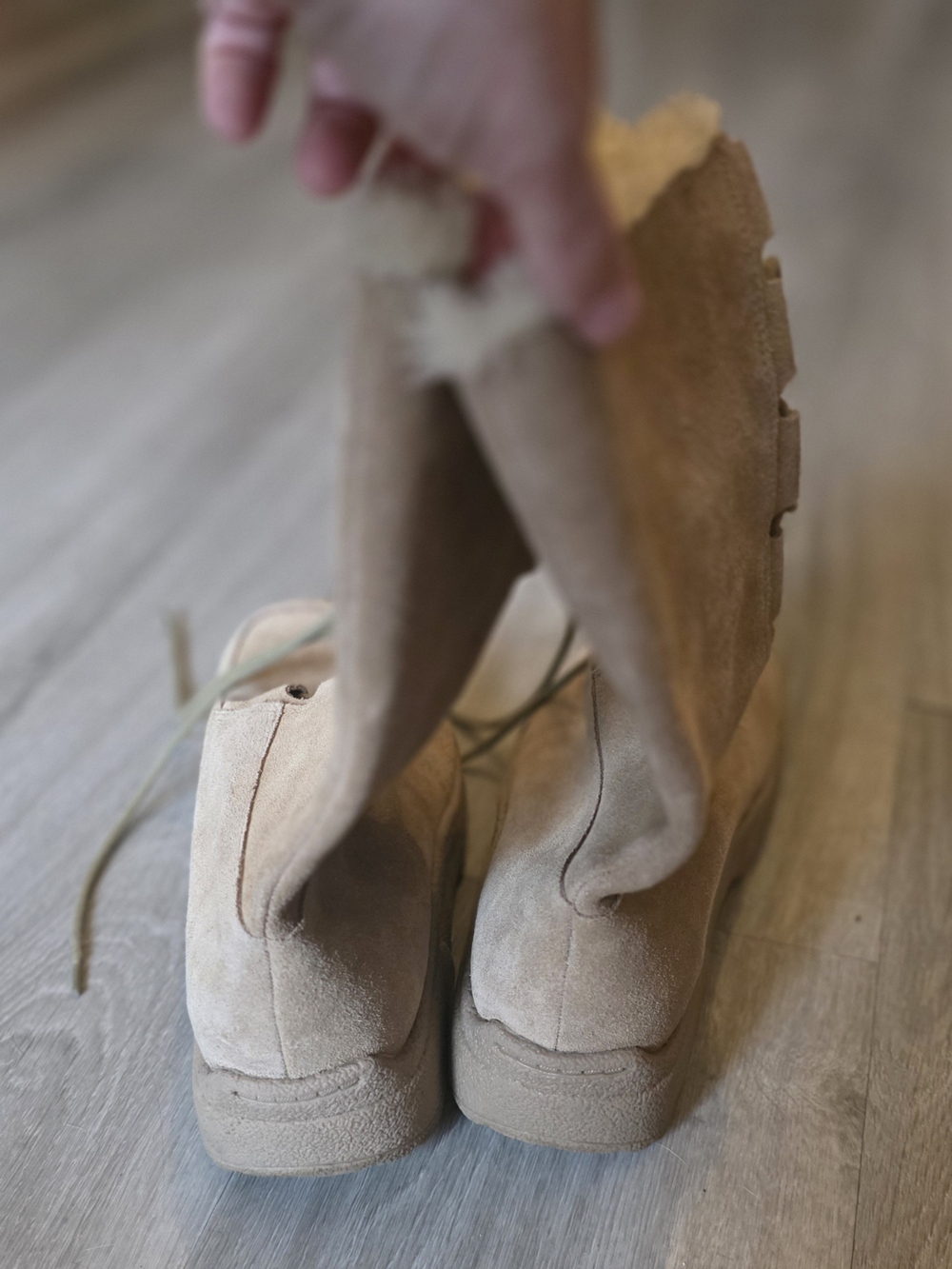dELiA*s Vintage 1990's Tan Suede Lace-Up Faux Fur Lined Boots - EXCELLENT Condit - Picture 8 of 11